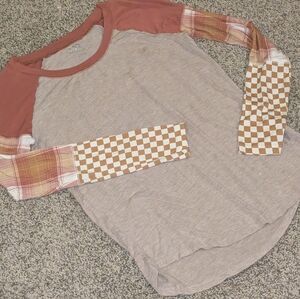 Maurices 24•7 Soft Fall Themed Top